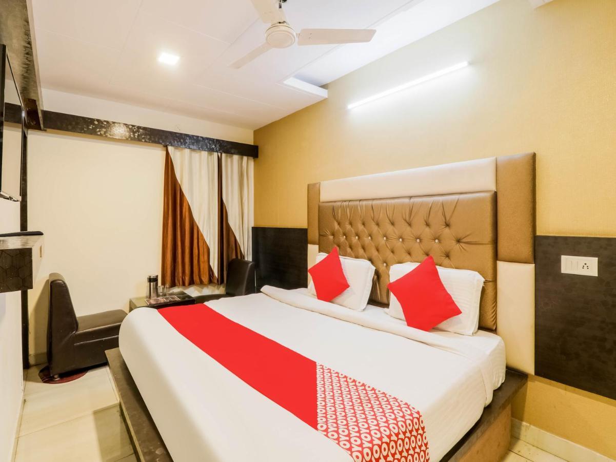 Oyo 79765 Hotel Samrat Lucknow Eksteriør bilde