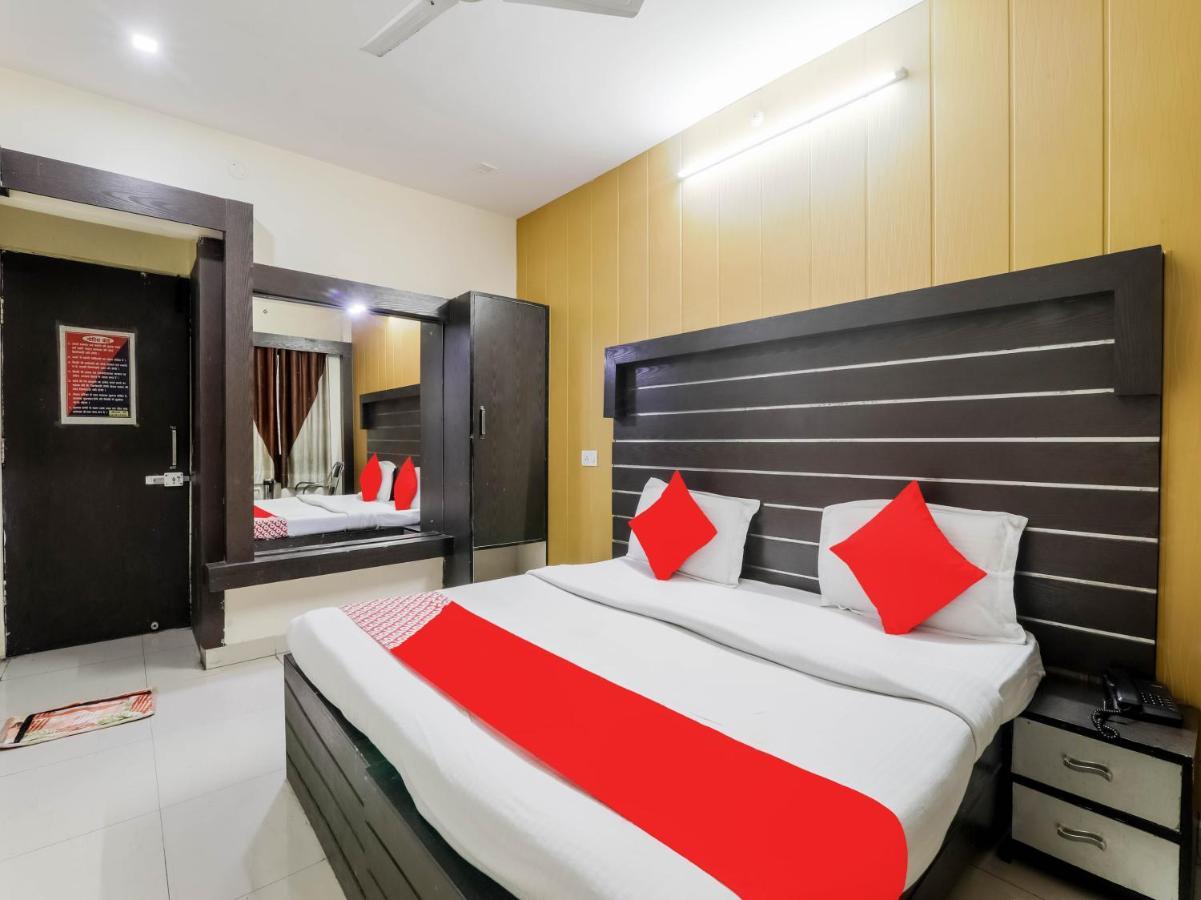 Oyo 79765 Hotel Samrat Lucknow Eksteriør bilde