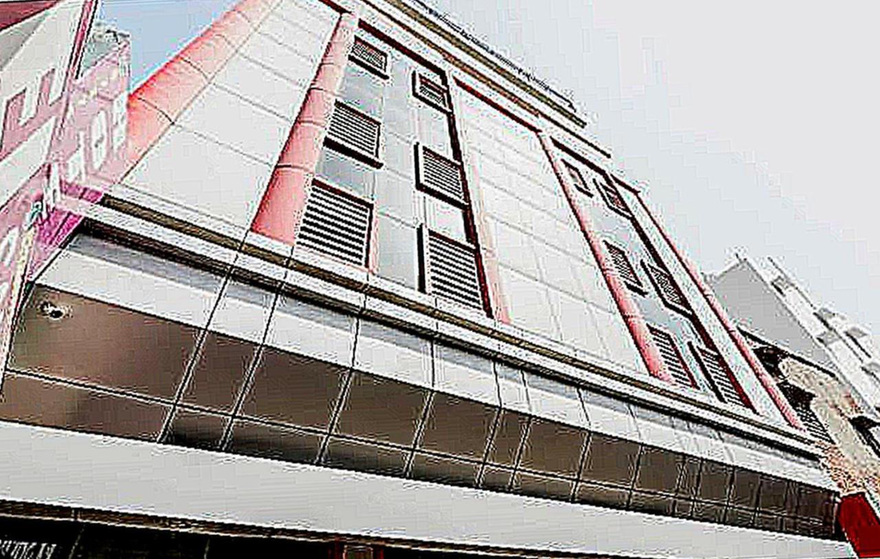 Oyo 79765 Hotel Samrat Lucknow Eksteriør bilde