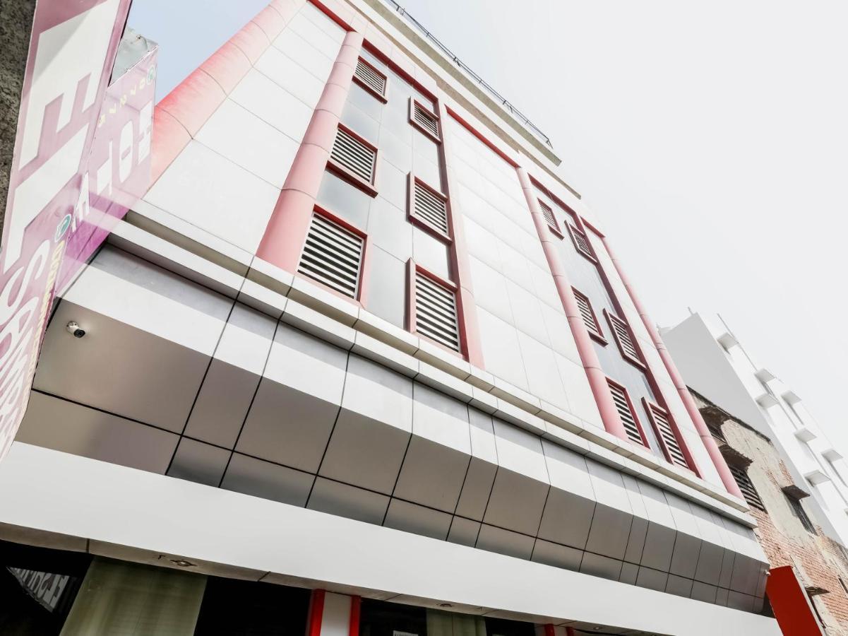 Oyo 79765 Hotel Samrat Lucknow Eksteriør bilde