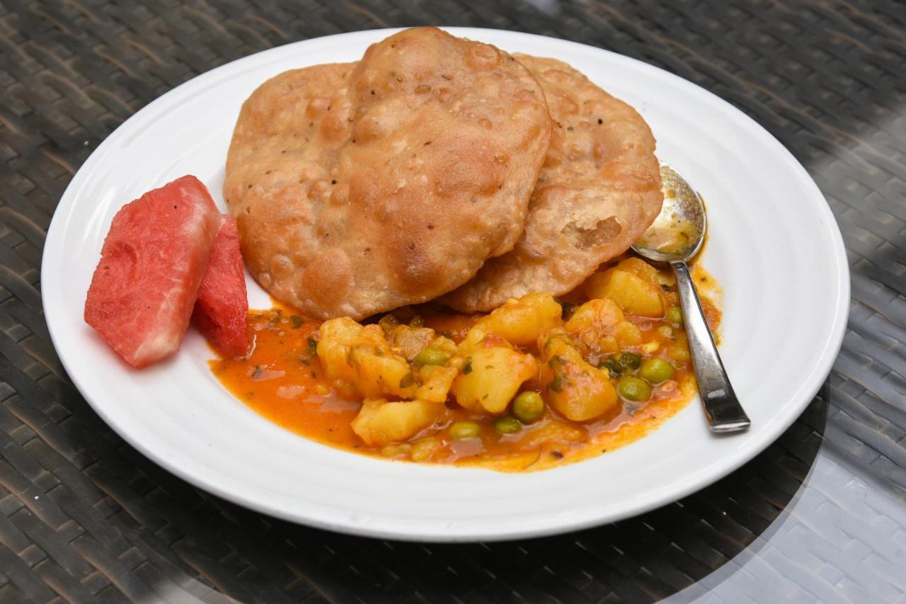 Oyo 79765 Hotel Samrat Lucknow Eksteriør bilde